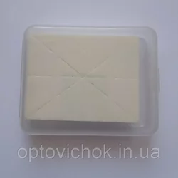 Набір трикутних спонжів для тонального крему в пластиці