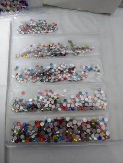 Камінці стрази сваровскі кольорові 1400шт упаковка